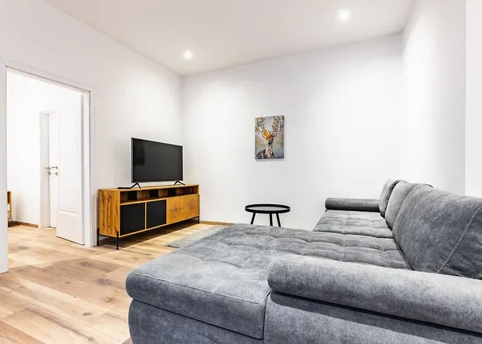 Modern Apartment Next To Subway Station